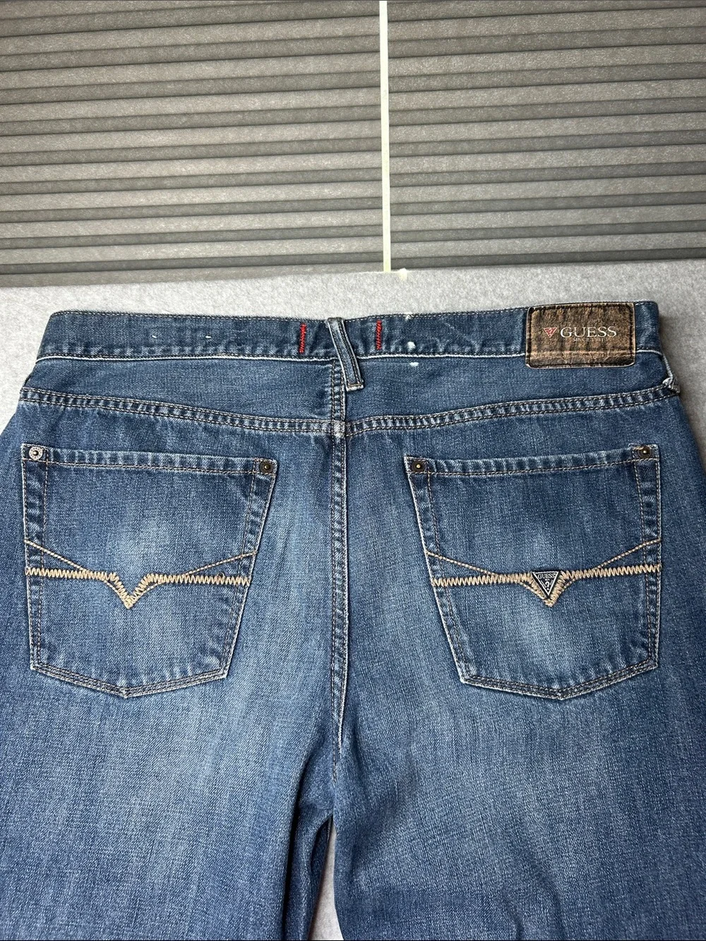 GUESS Straight-Leg Mid Blue Denim Jeans‎
